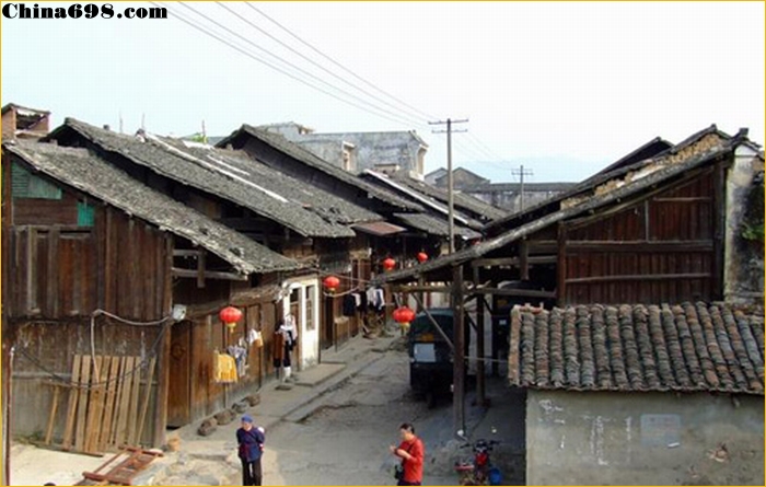 必一:武汉七旬夫妻康复出院:曾因新冠肺炎被下病重通知(图1) b体育