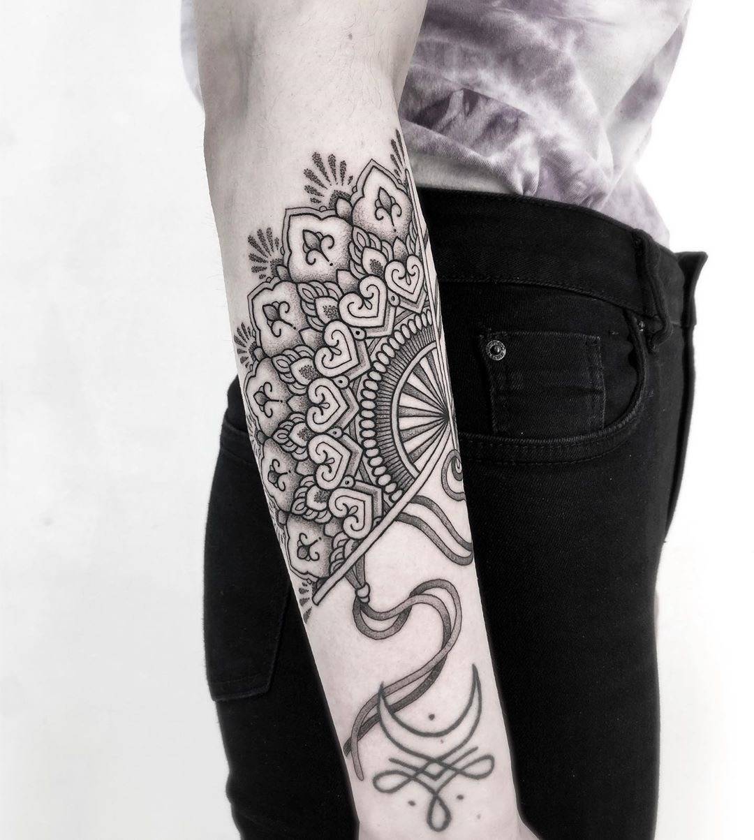 b体育：
上海纹身 点刺图腾纹身图案(图13)